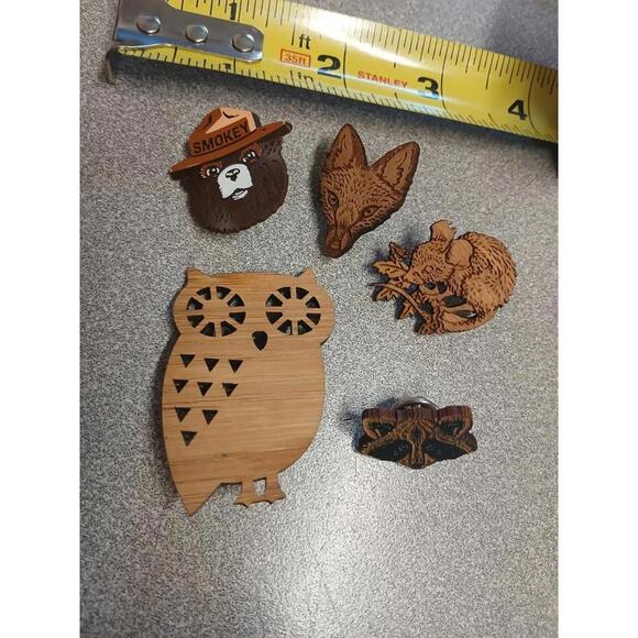 Wooden Laser Cut Pins Owl Raccoon Fox Possum - Picture 1 of 7